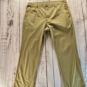 Old Navy Men’s 38x30 Tech Hybrid Pants | Khaki | Straight Fit